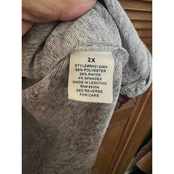 NO COMMENT PLUS (Size 2X) Floral Print Cold Shoulder Top - Picture 9 of 13